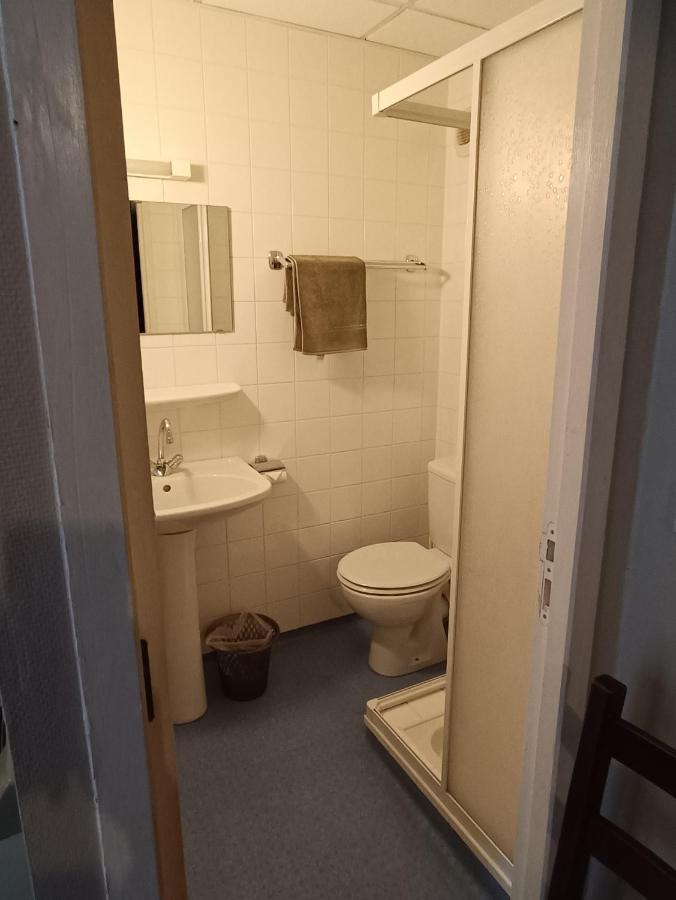 Chambre Chez Marie Et Didier 1 Minute A Pied Du Sanctuaire De Lourdes Exterior photo